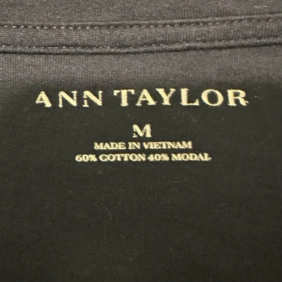 Ann Taylor Navy Tee with Buttons down side women’s medium - Picture 2 of 4